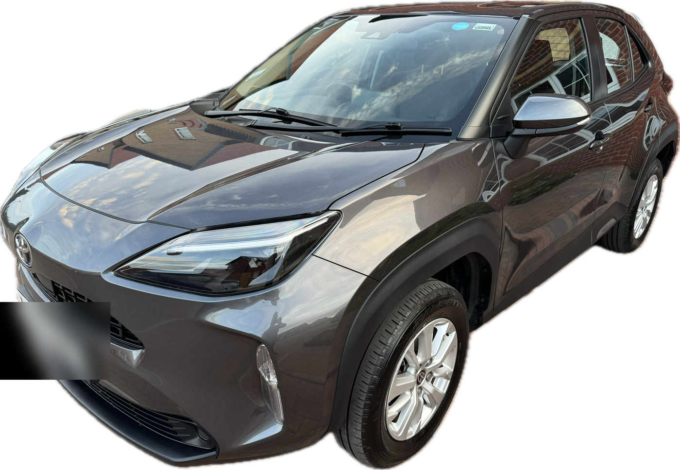 Front three-quarter view of the Yaris Cross