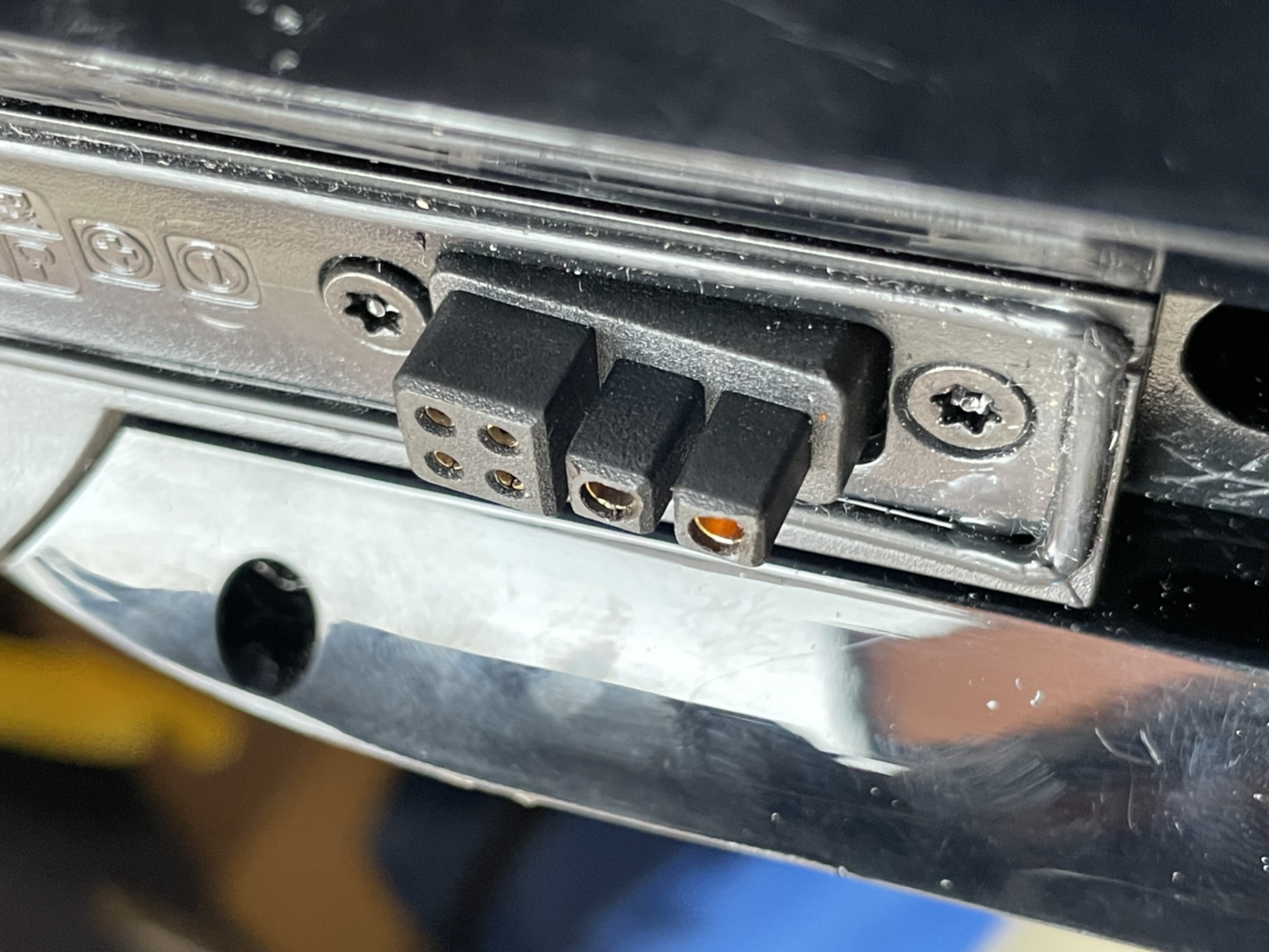 Damaged external battery connector